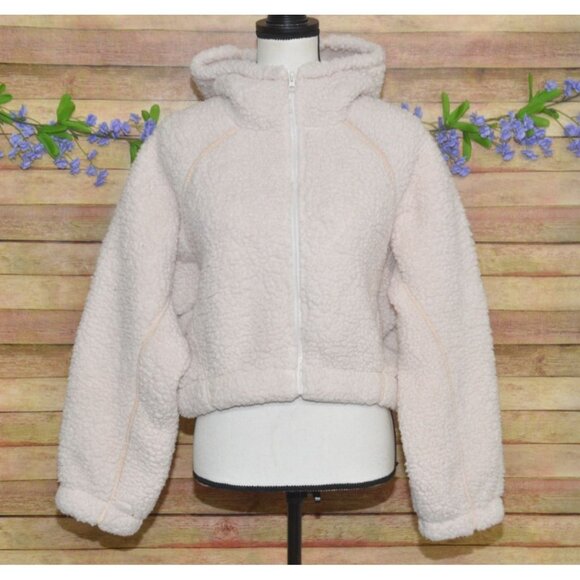 NWOT Wild Fable Boxy Crop Full Fleece Zip Front Jacket Size M/L Cream Neutral - Picture 3 of 11
